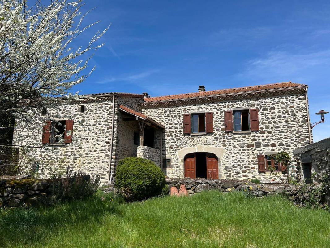 Maison à MASSIAC