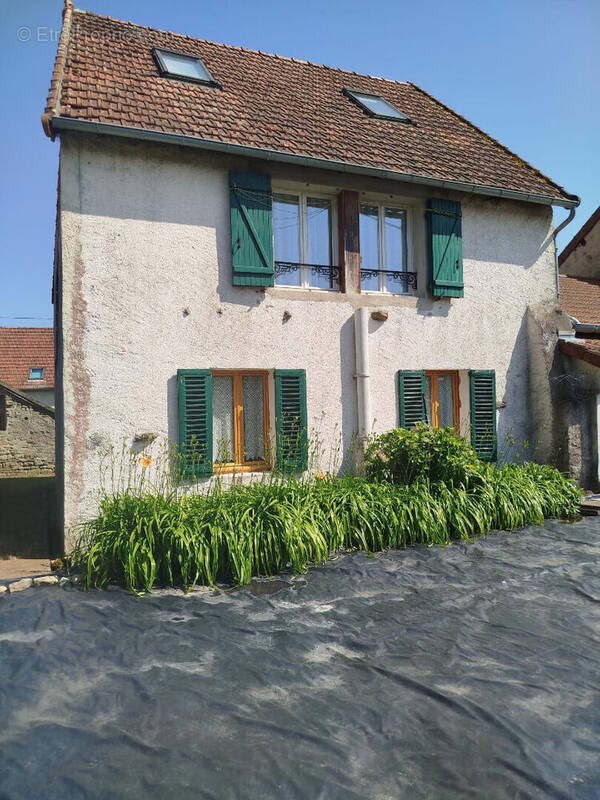 Maison à AUXY