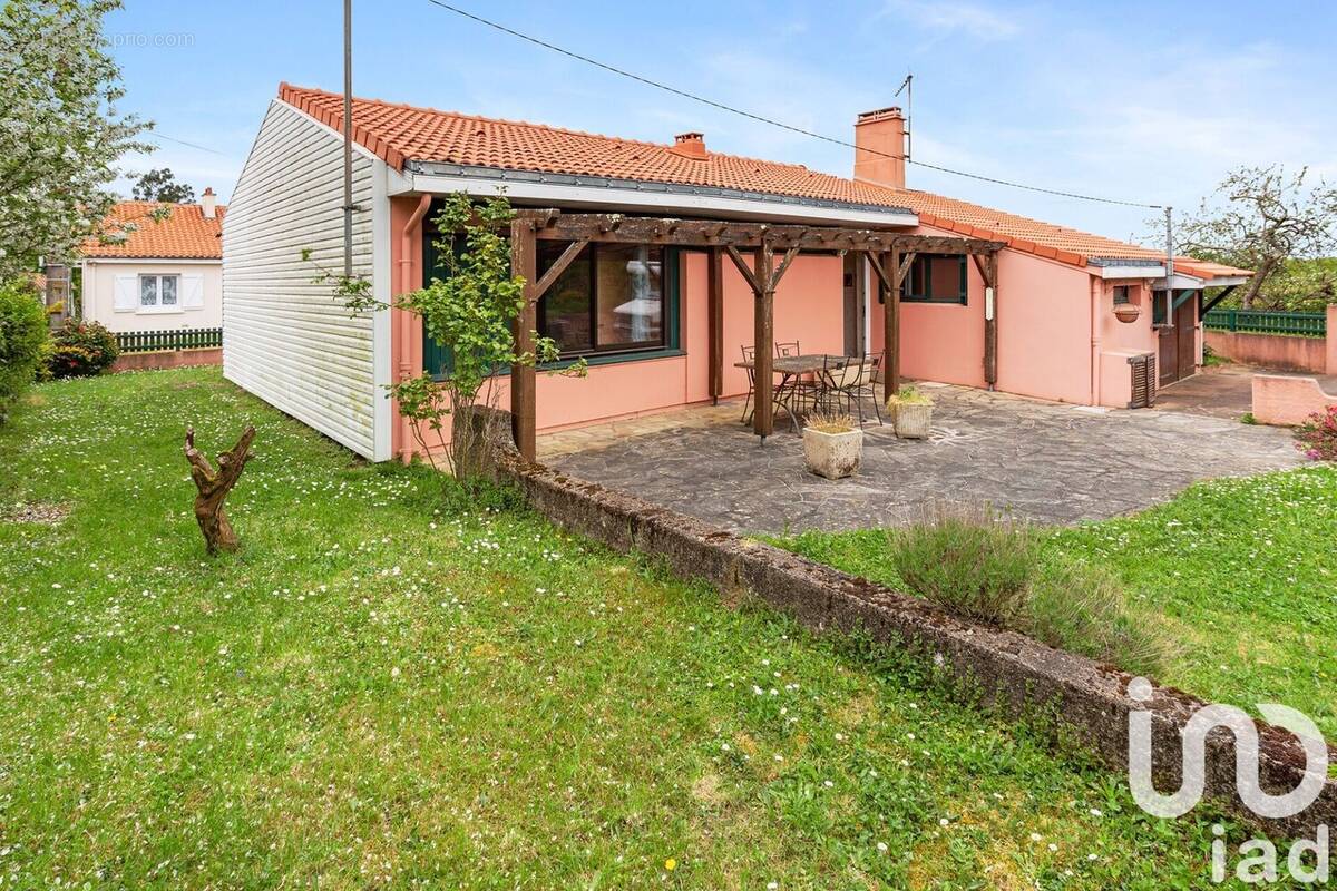 Photo 1 - Maison à MONNIERES