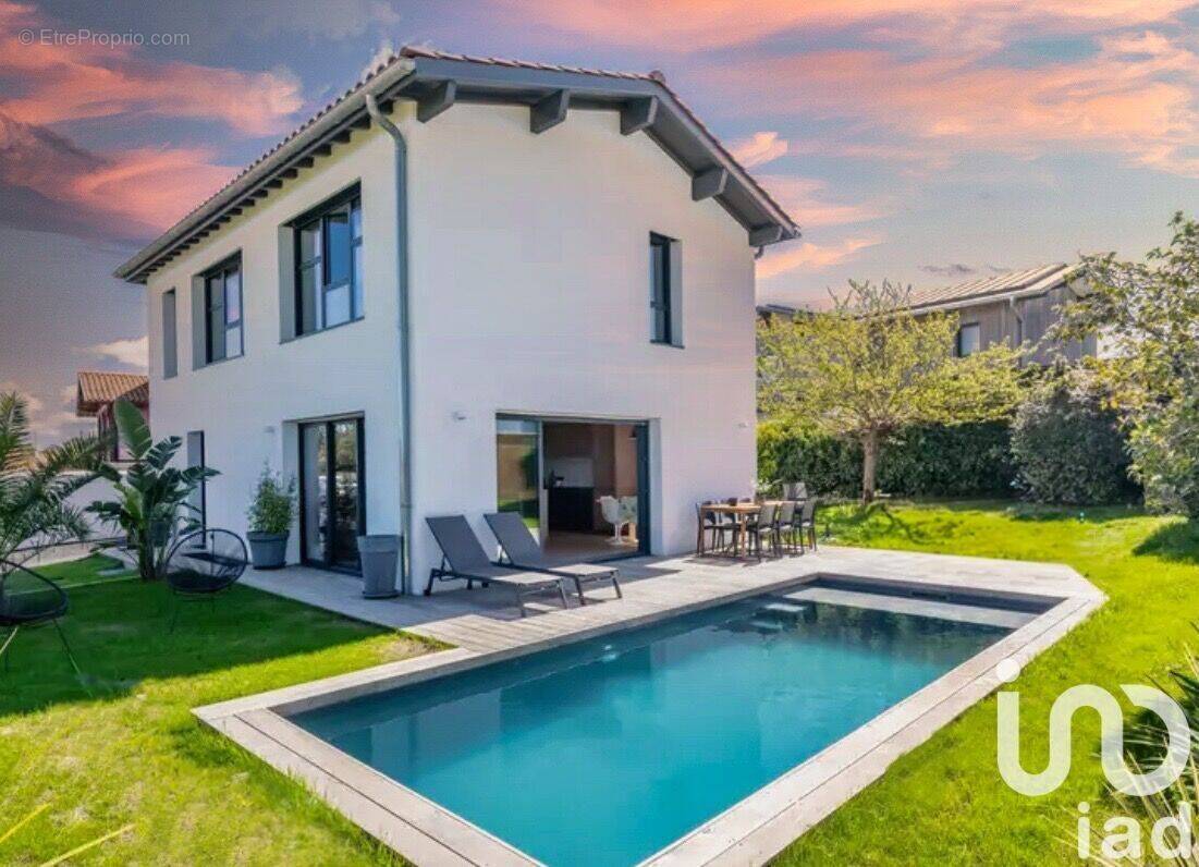 Photo 1 - Maison à ANGLET