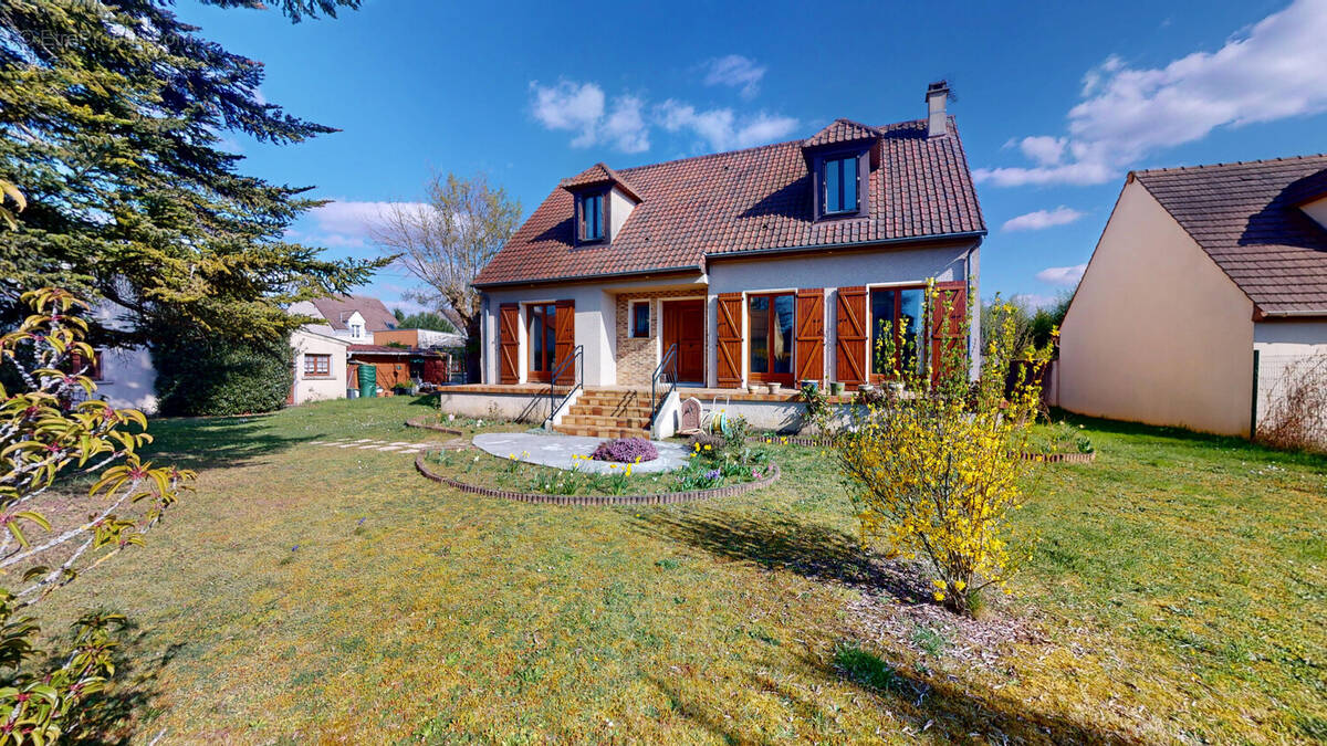 Maison à BEAUCHAMP