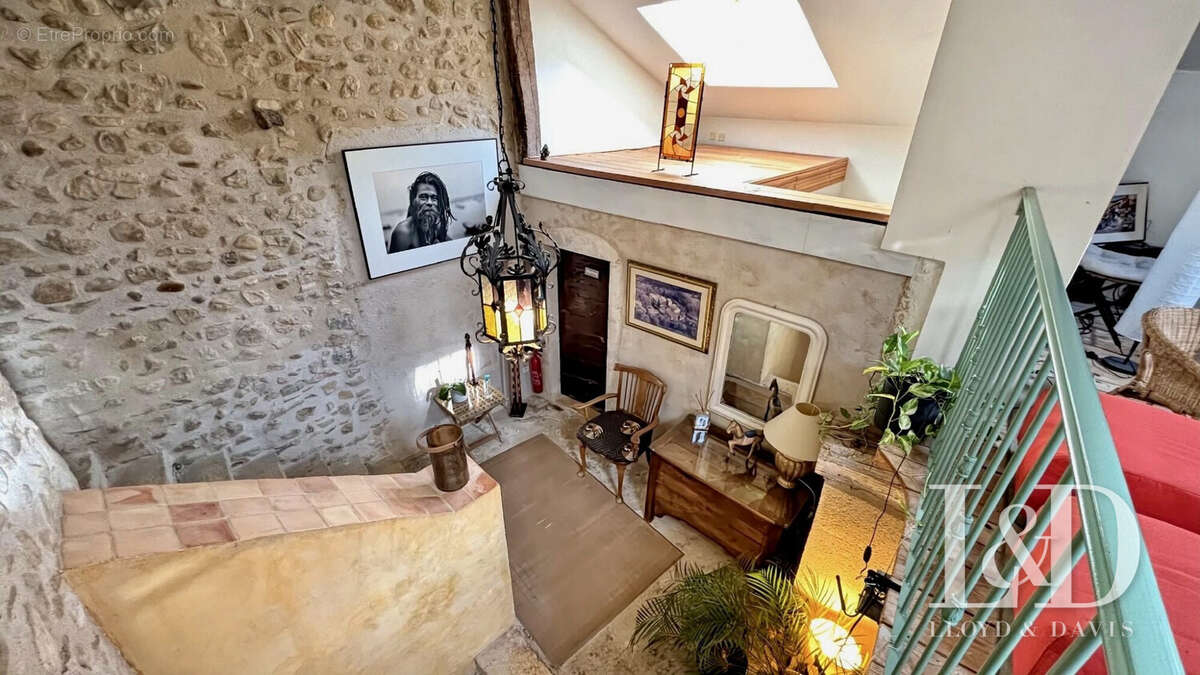 Maison à MIRMANDE