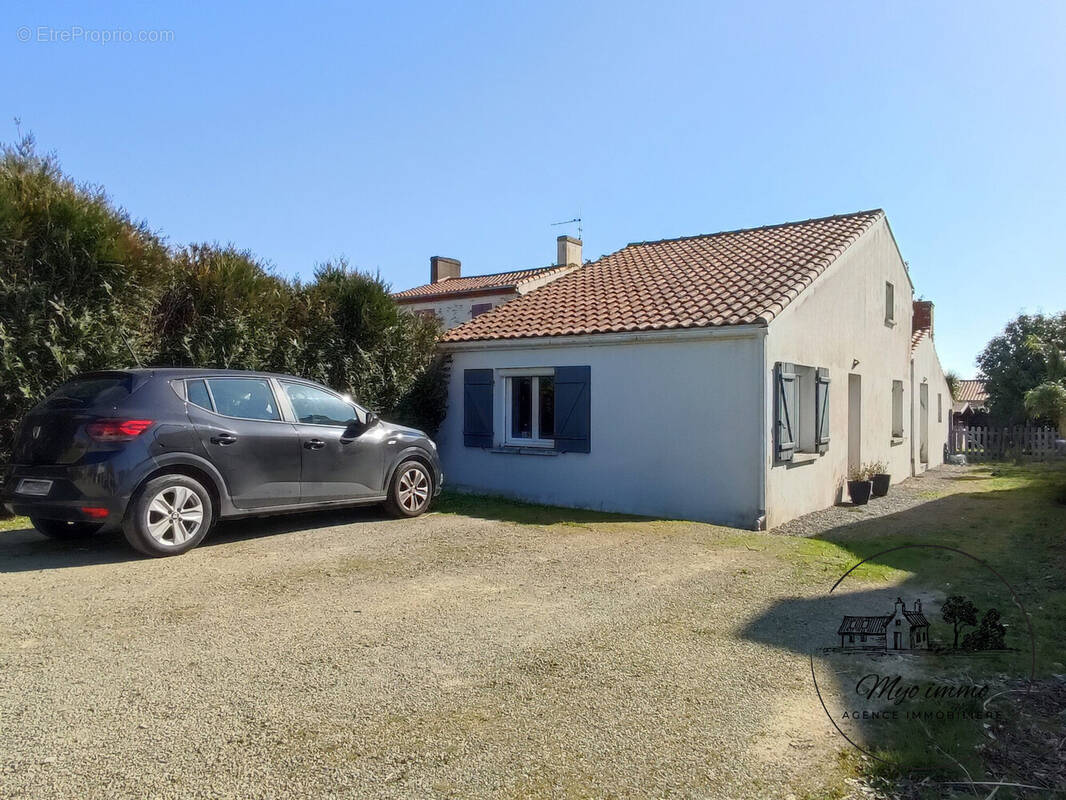 parcelle de 449 m² - Maison à BRAINS