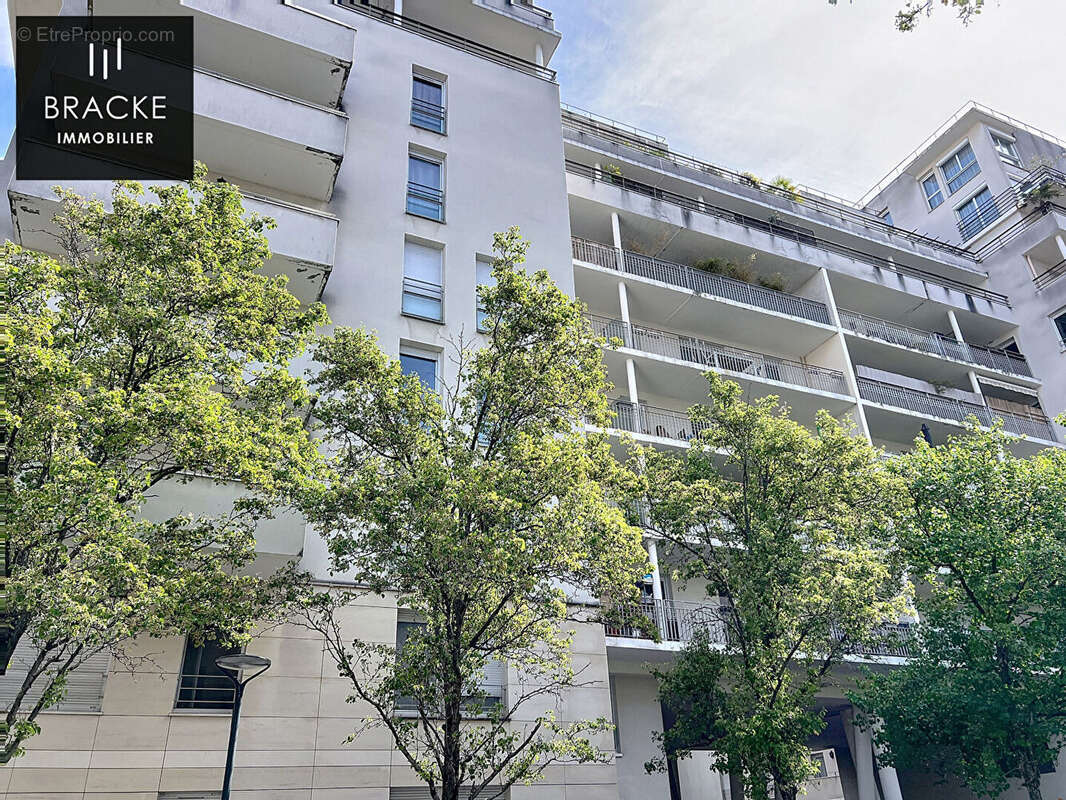 Appartement à COURBEVOIE