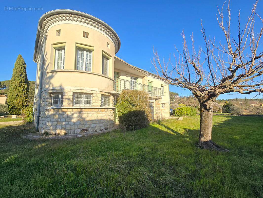 Maison à CADENET