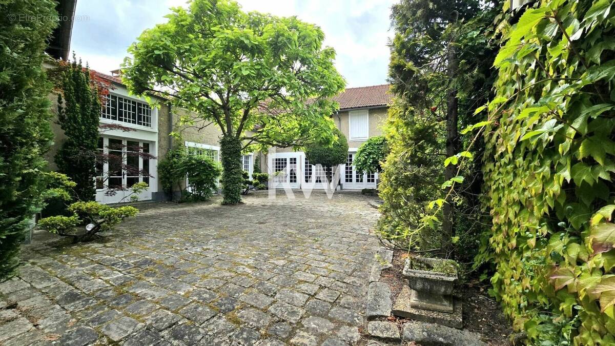 Maison à LA FERTE-ALAIS