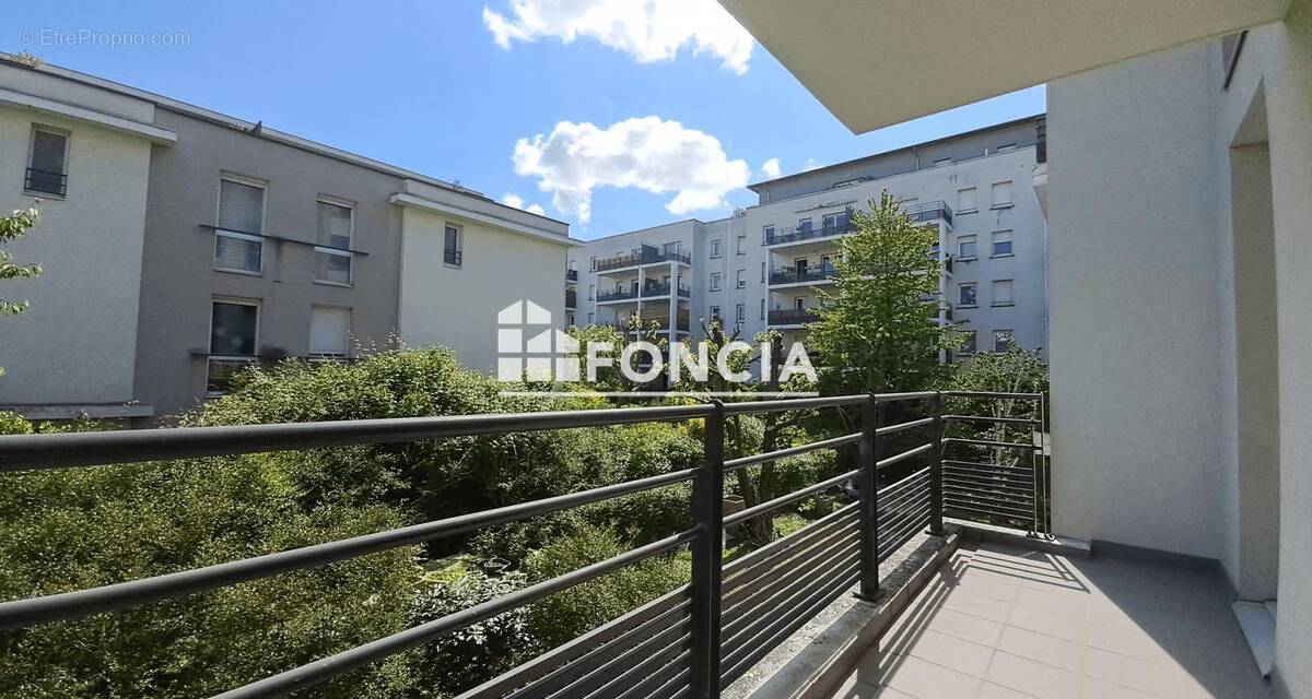 Appartement à BRON