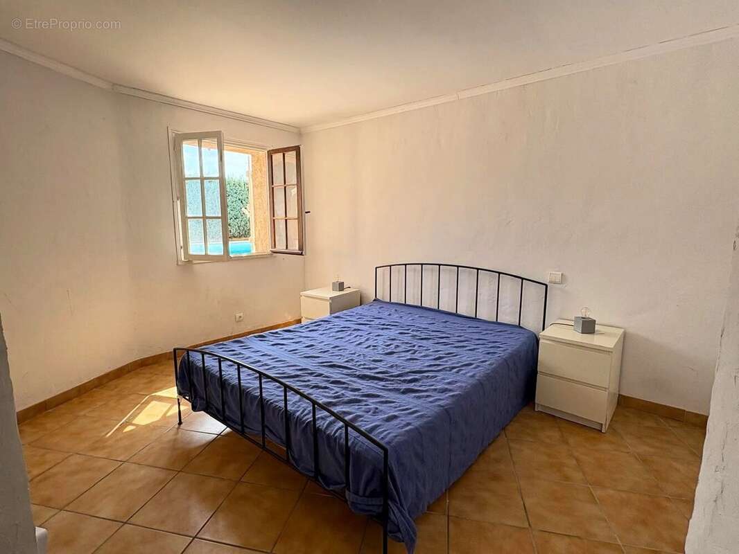 Maison à ROQUEBRUNE-SUR-ARGENS