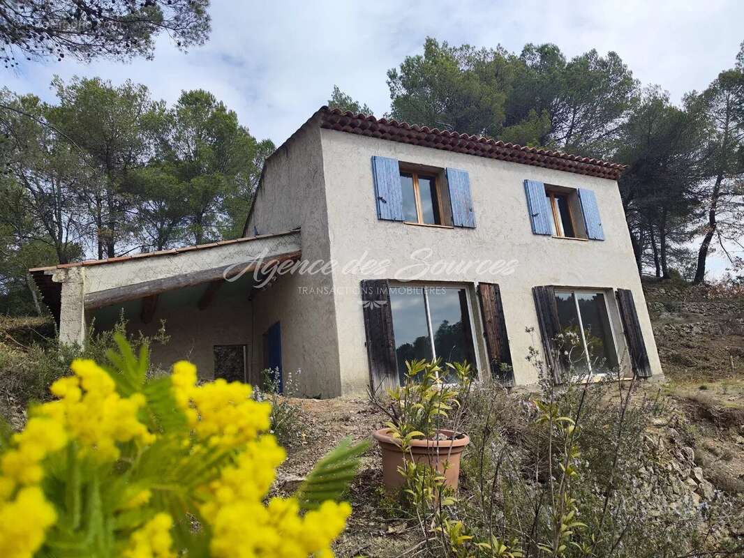 Maison à VARAGES