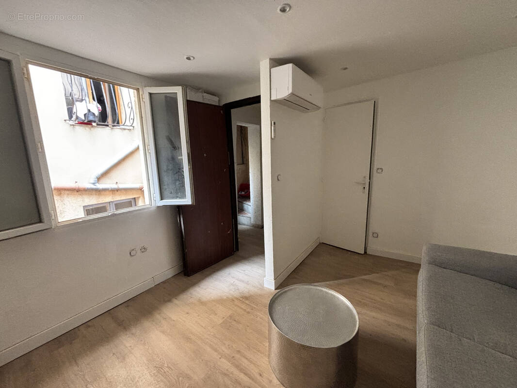Appartement à MARSEILLE-2E
