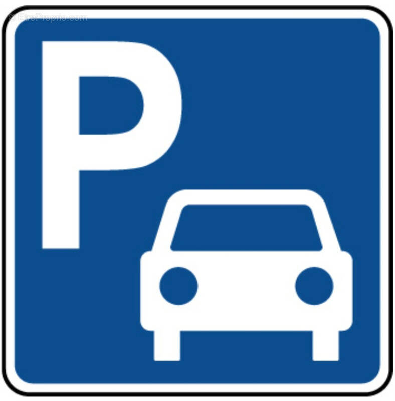 Parking à CANET-EN-ROUSSILLON