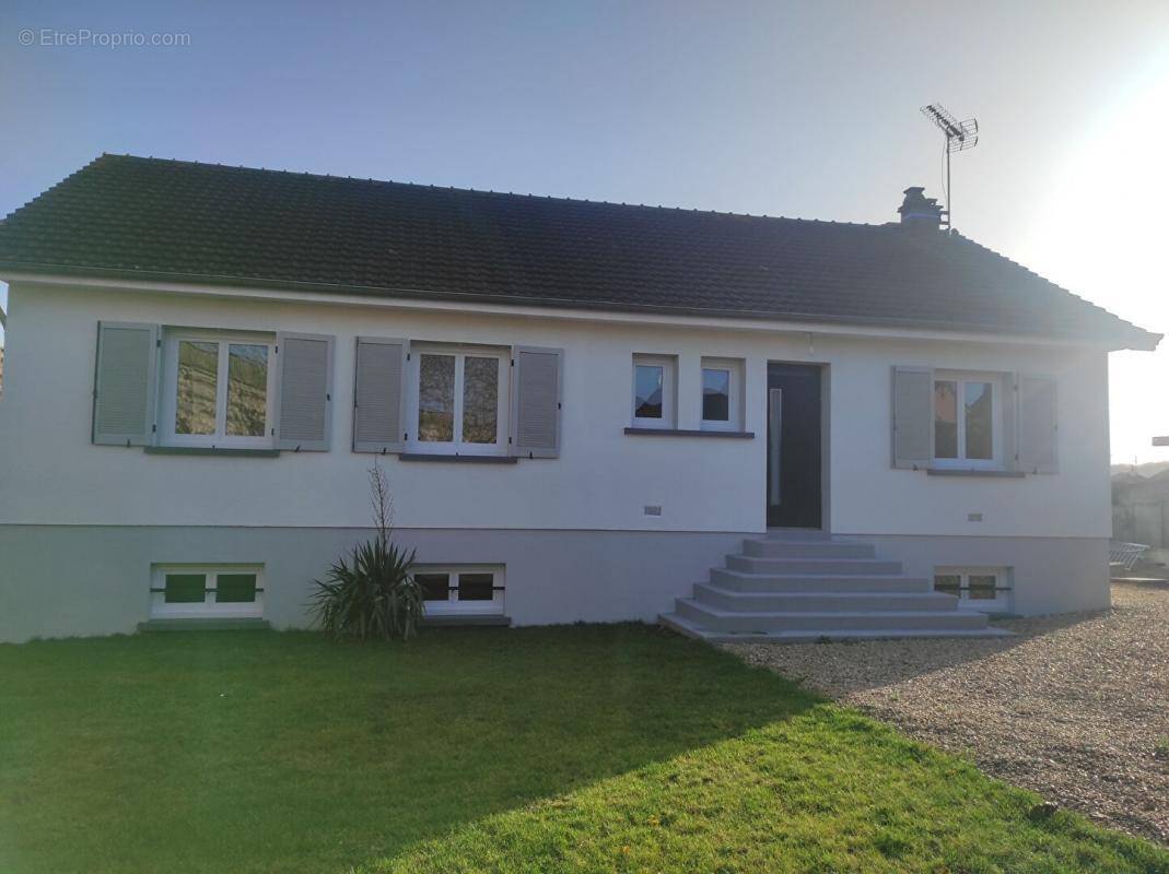 Maison à SAINT-LUBIN-DES-JONCHERETS