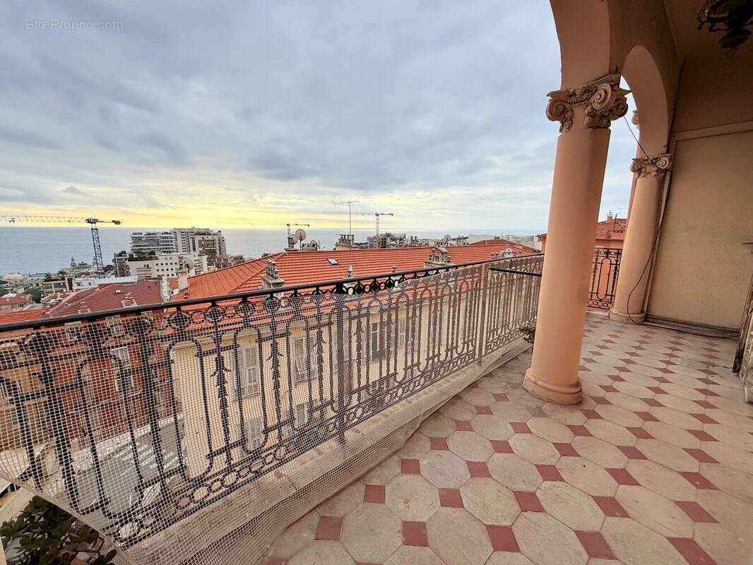 Appartement à BEAUSOLEIL