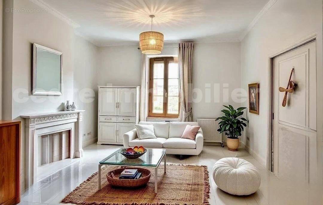 snapedit_1746632356284 2 - Maison à ORLEANS