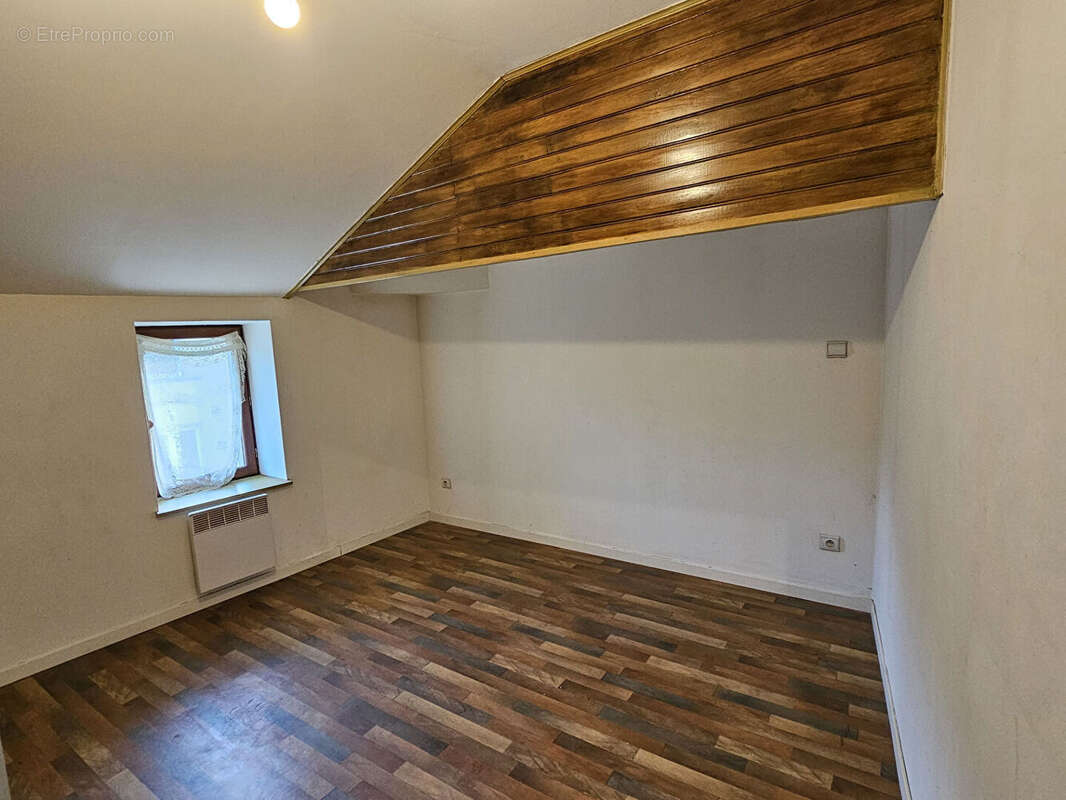 Appartement à BEAUREPAIRE