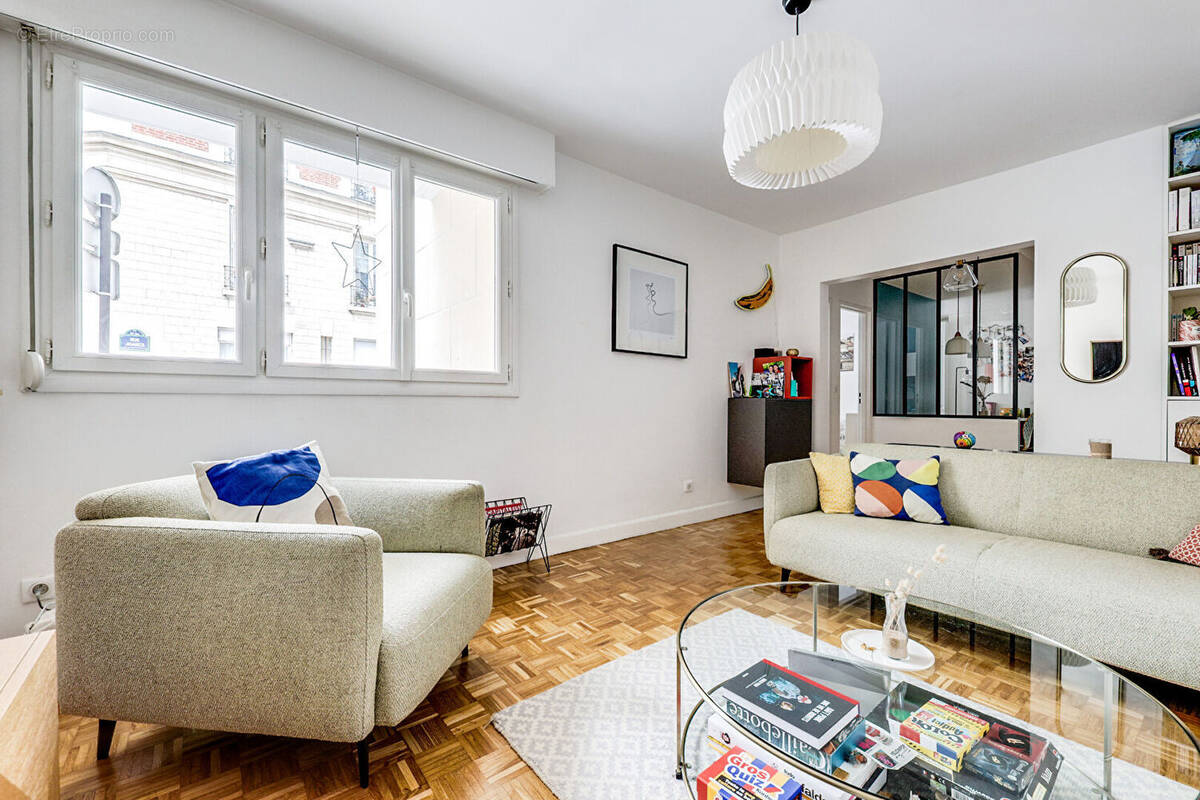 Appartement à PARIS-14E