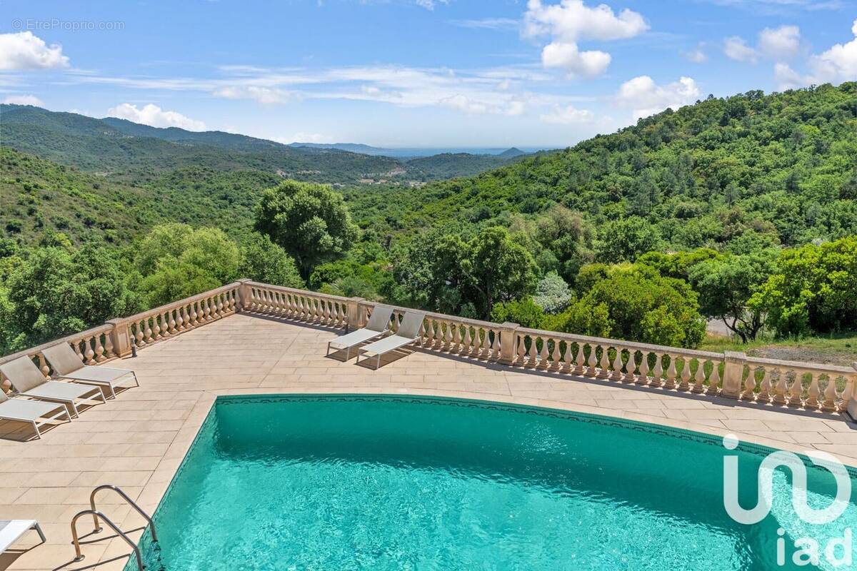 Photo 1 - Maison à LES ADRETS-DE-L&#039;ESTEREL