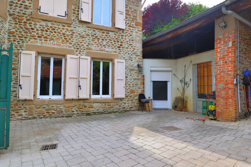 Maison à CHATEAUNEUF-DE-GALAURE