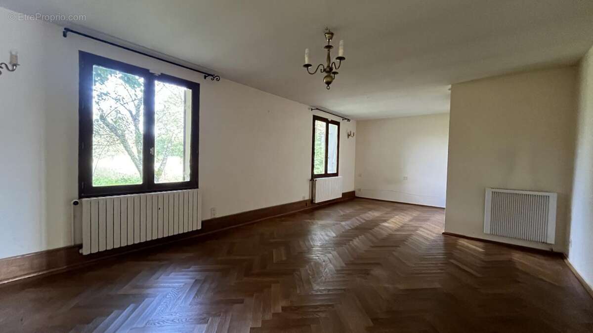 Maison à AUXY