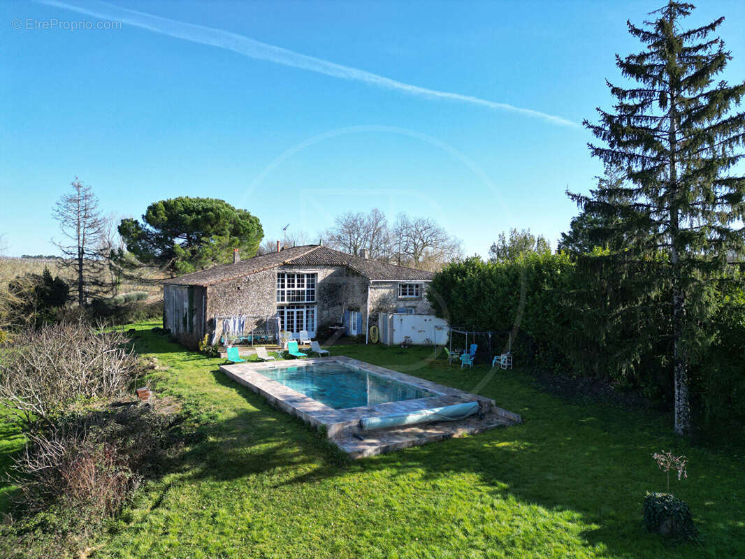 Maison à GENSAC