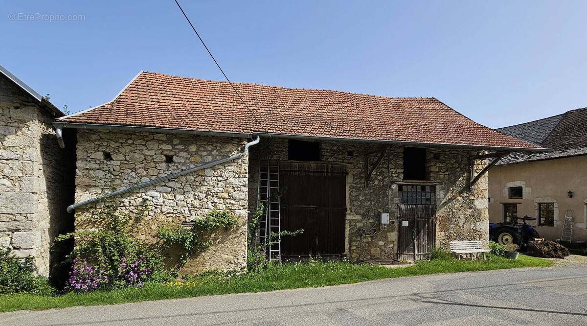 Maison à SAINT-GENIX-SUR-GUIERS