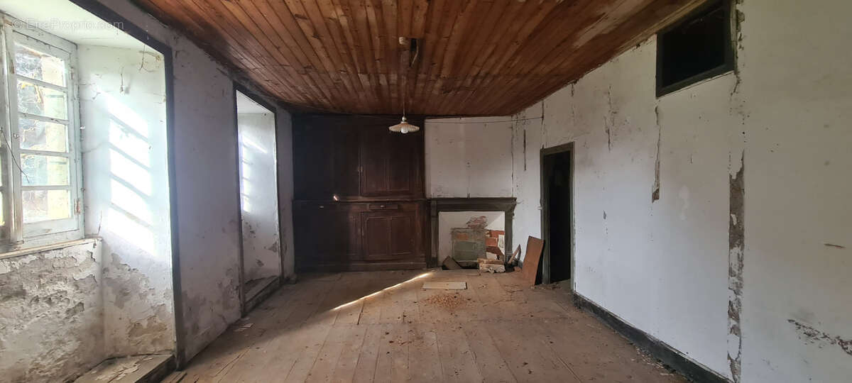 Maison à GOULLES
