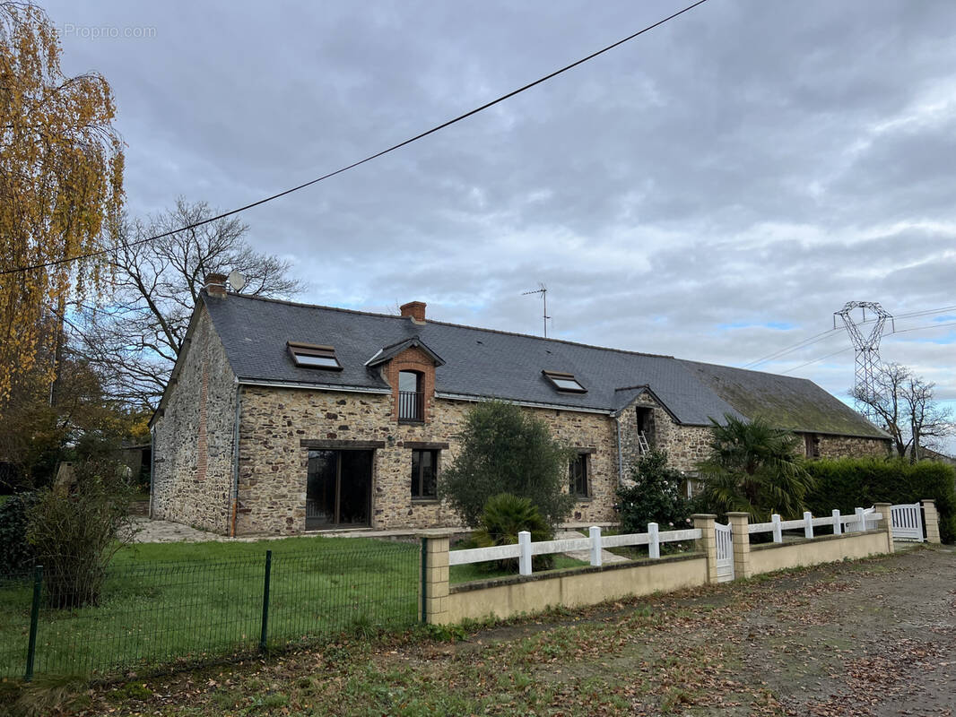 Maison à DERVAL