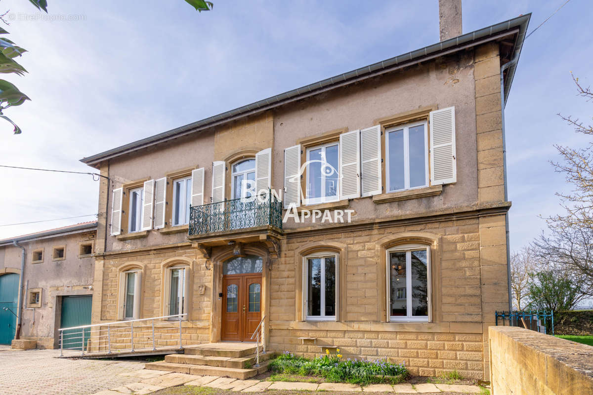 Maison à RONCOURT