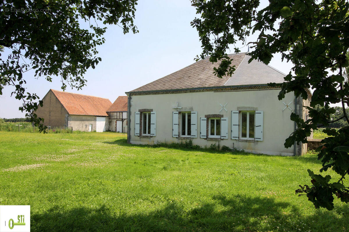 Photo 1 - Maison à SAINT-MAURICE-SUR-AVEYRON