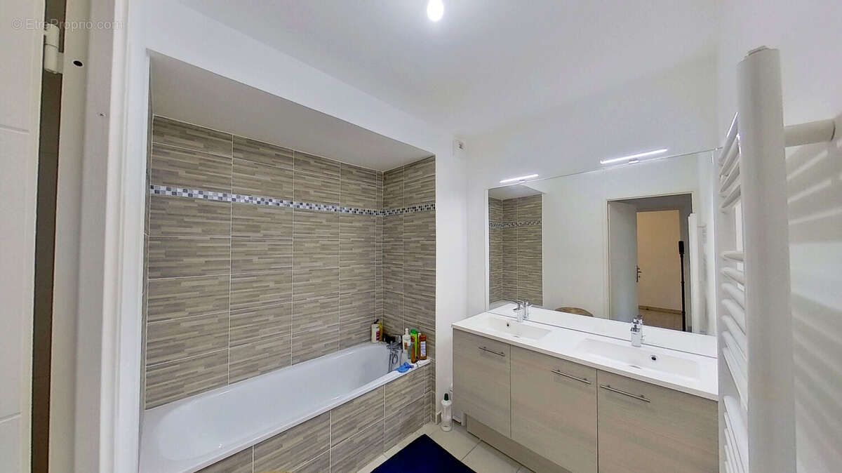 Appartement à LYON-8E