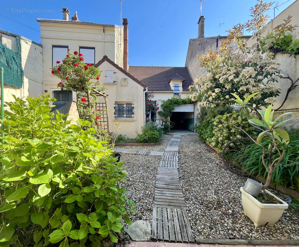 Maison à LIANCOURT