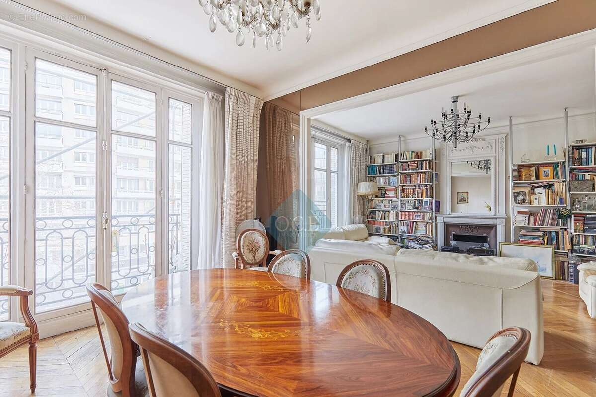Appartement à PARIS-11E