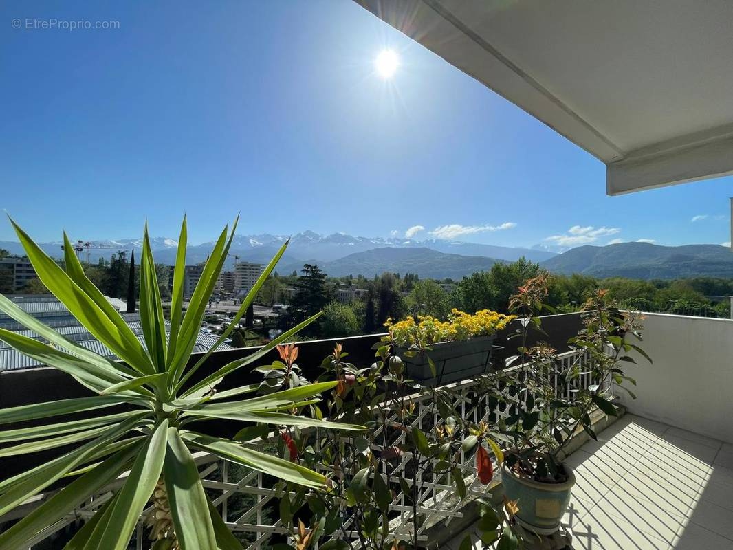   - Appartement à MEYLAN