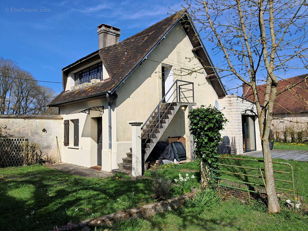 Maison à NEUILLY-SUR-EURE