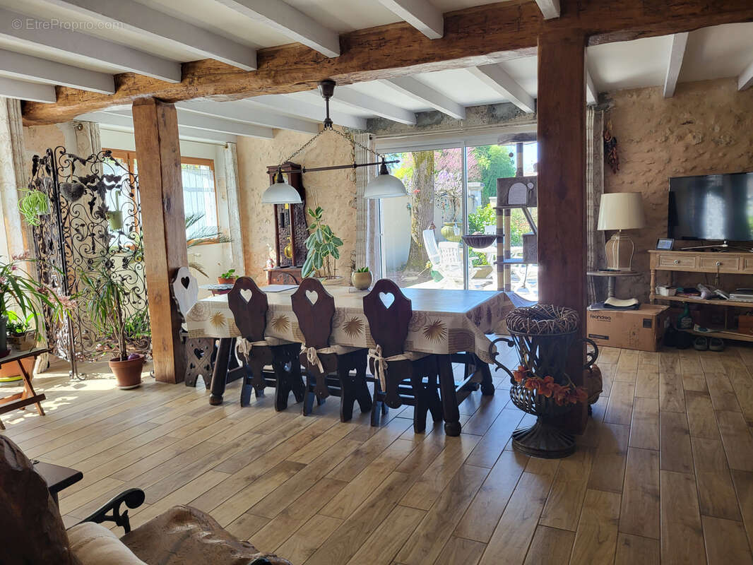 Maison à SAINT-MEARD-DE-DRONE