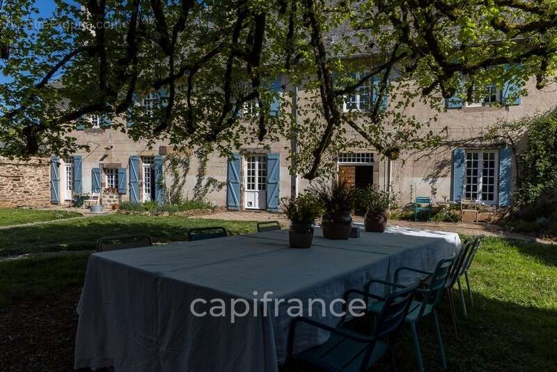Maison à SALIGNAC-EYVIGUES