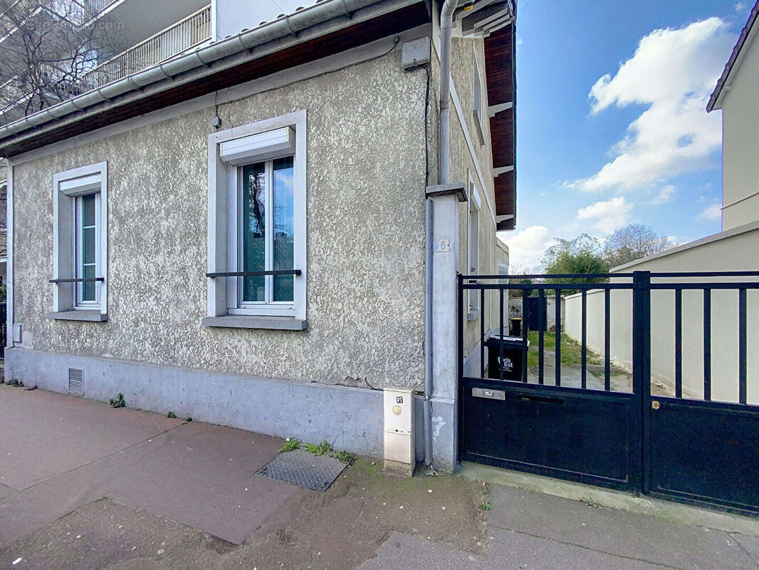 Maison à SAINT-MAUR-DES-FOSSES