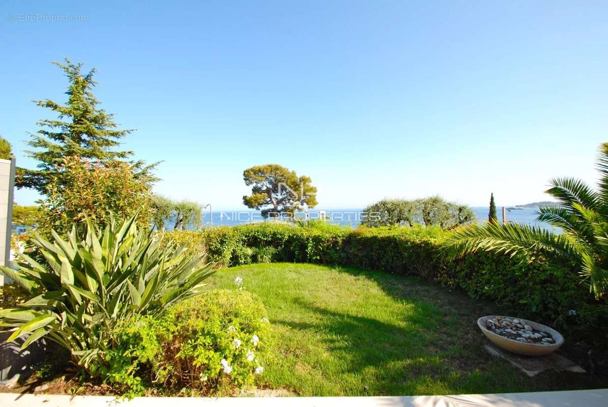 Appartement à EZE