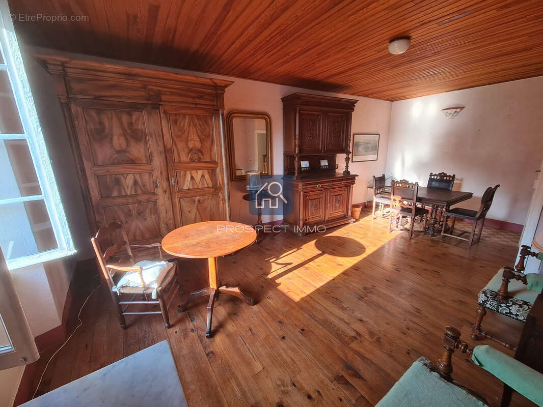 Maison à ESTAING