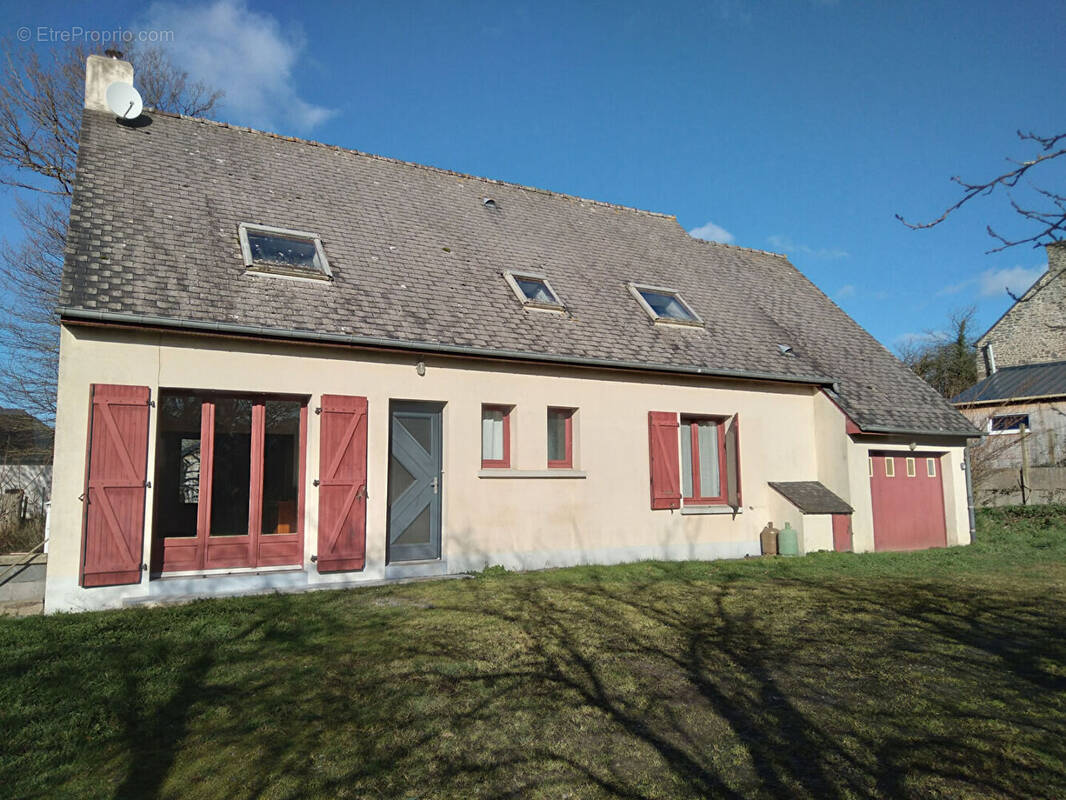 Maison à COMBOURG