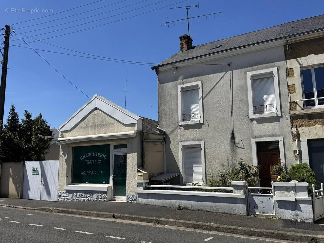   - Maison à THOUARS