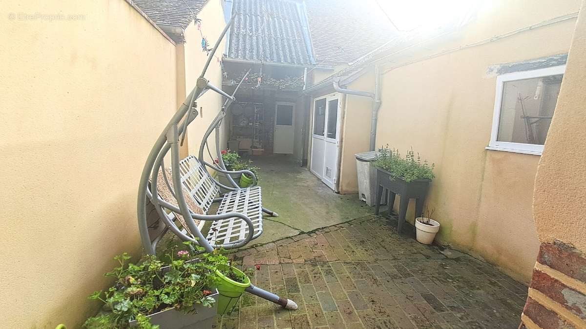 Maison à BREZOLLES