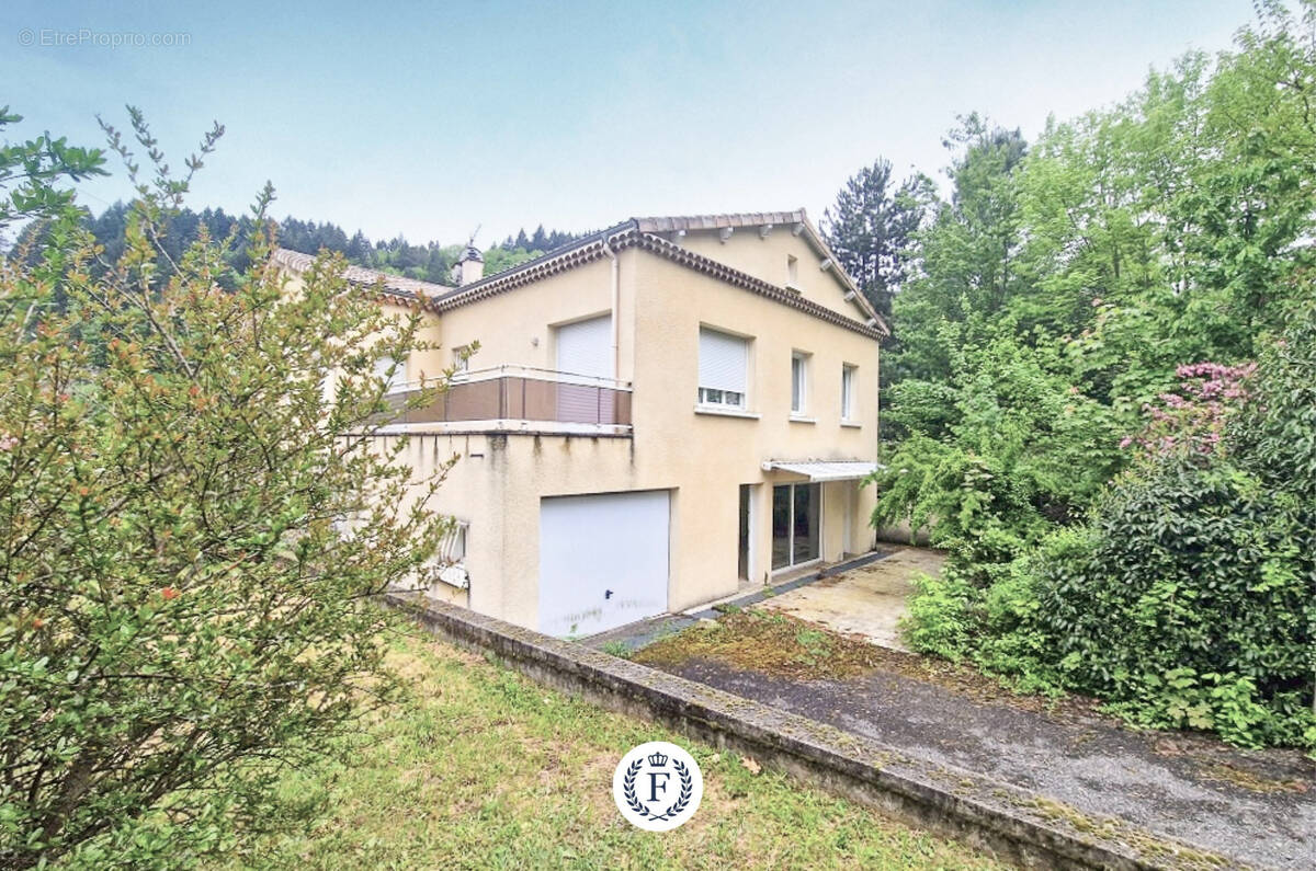 Maison à LE CHEYLARD
