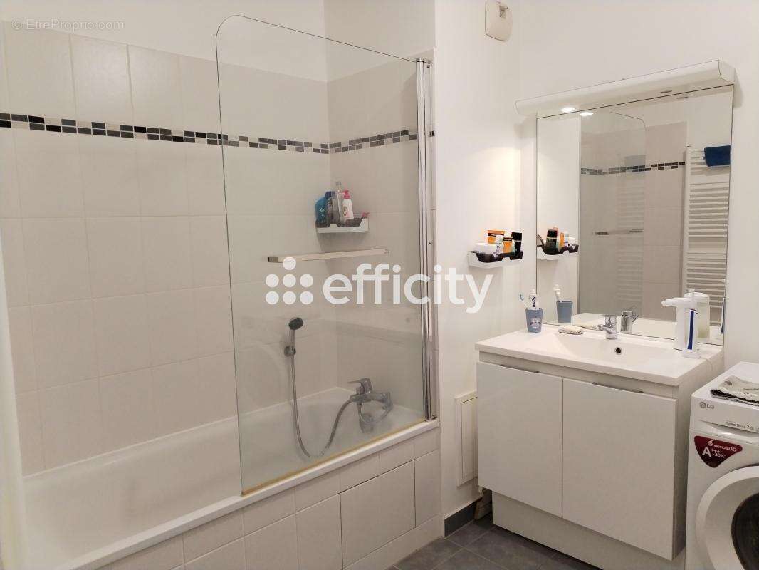Appartement à FONTENAY-LE-FLEURY