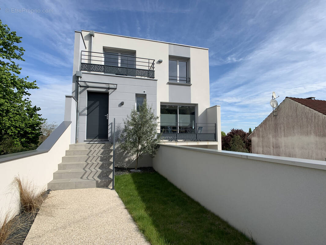 Maison à FUBLAINES