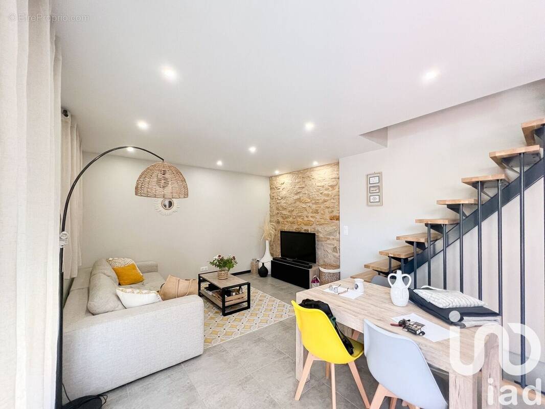 Photo 1 - Maison à SAINT-MAUR-DES-FOSSES