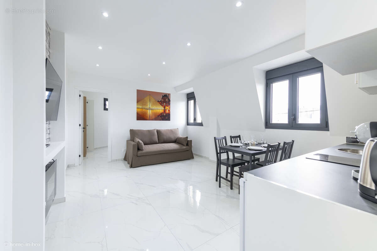 Appartement à PARAY-VIEILLE-POSTE