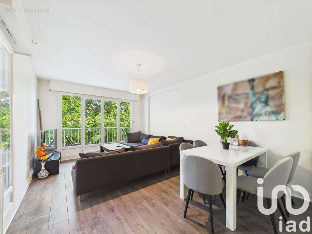 Photo 1 - Appartement à EVRY