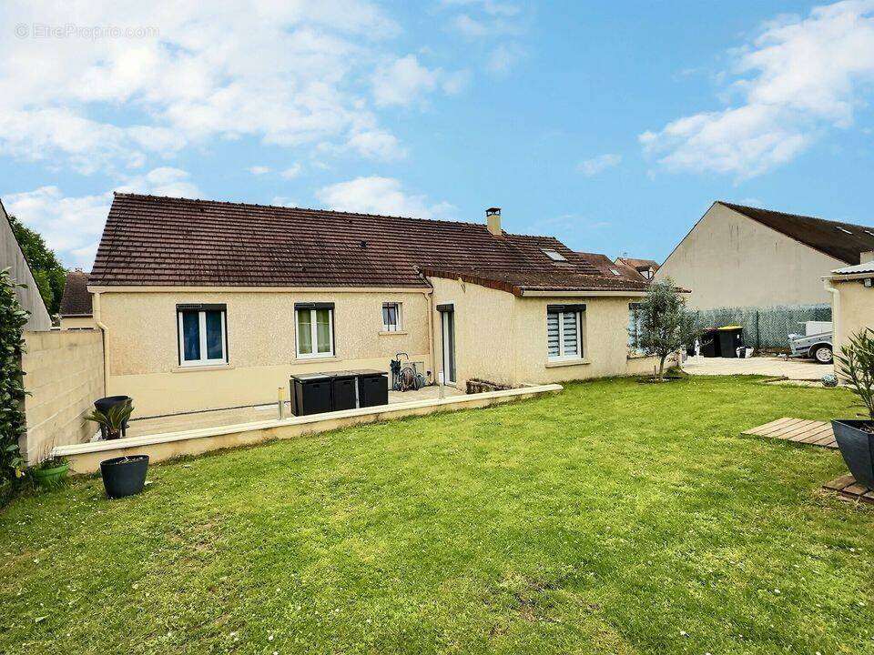Maison à DONNEMARIE-DONTILLY