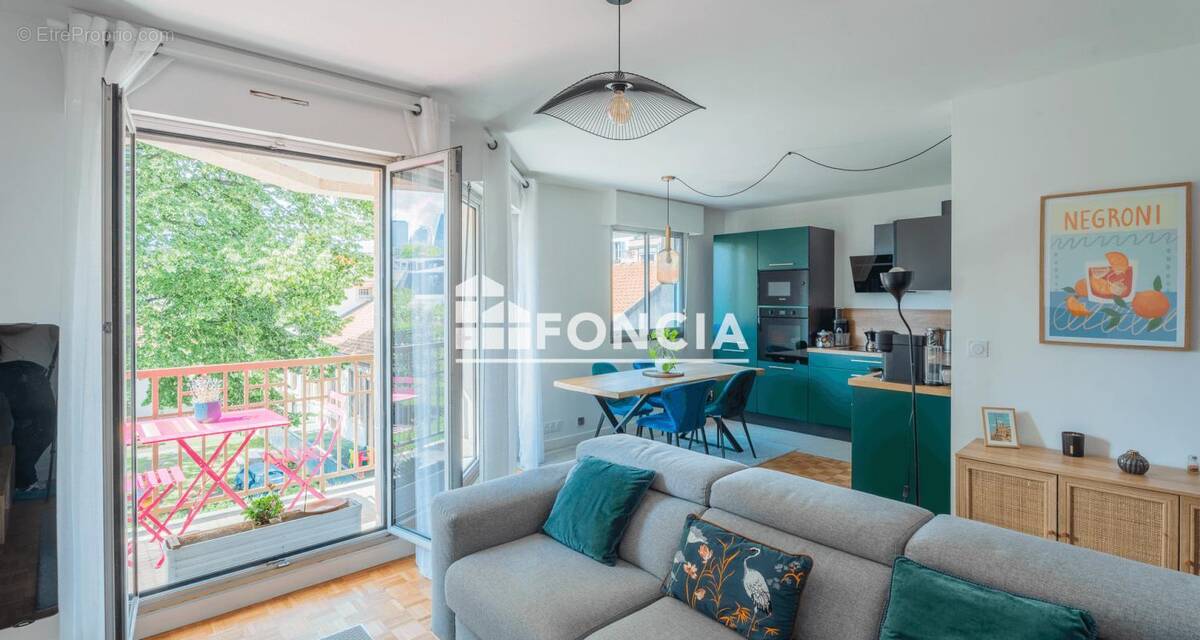 Appartement à LA GARENNE-COLOMBES